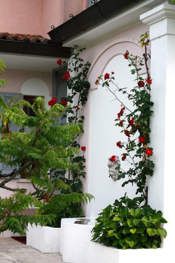 Ferienwohnung Le Margherite Manerba del Garda Exterior foto